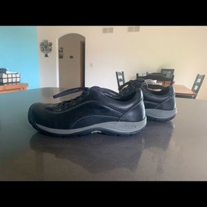 Keen Womens Size 10 Black